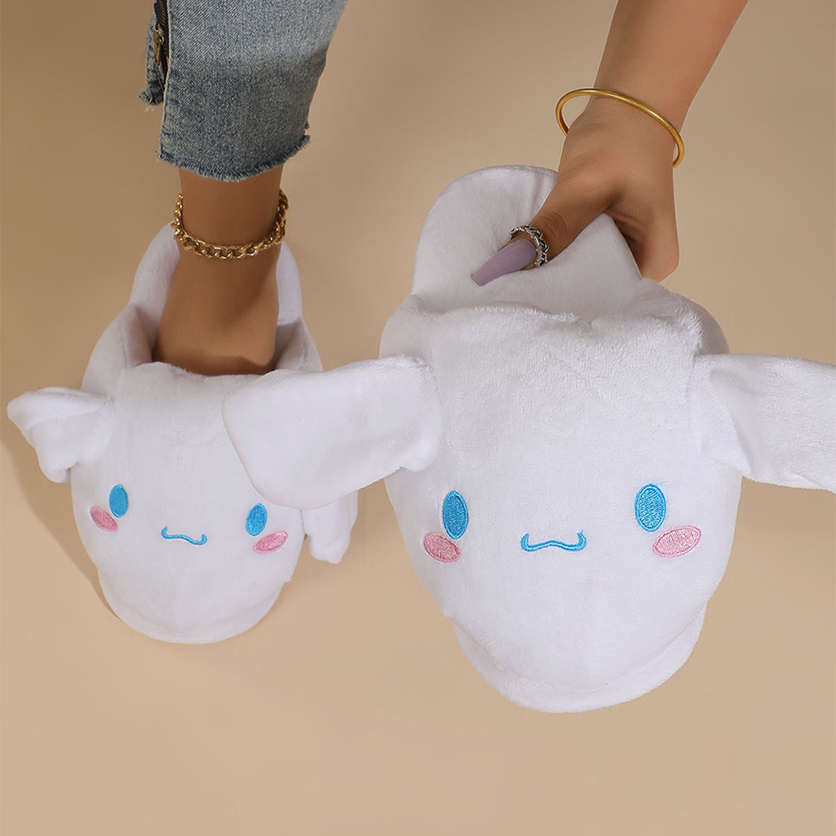 Fluffy Twitch Slippers 🌸