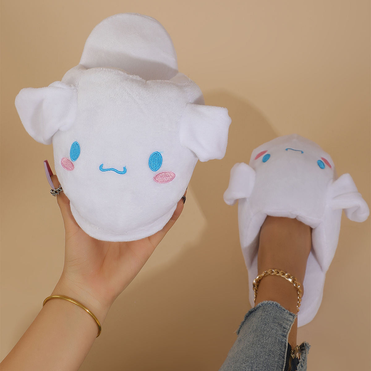 Fluffy Twitch Slippers 🌸